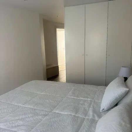 Apartmento D T2 *